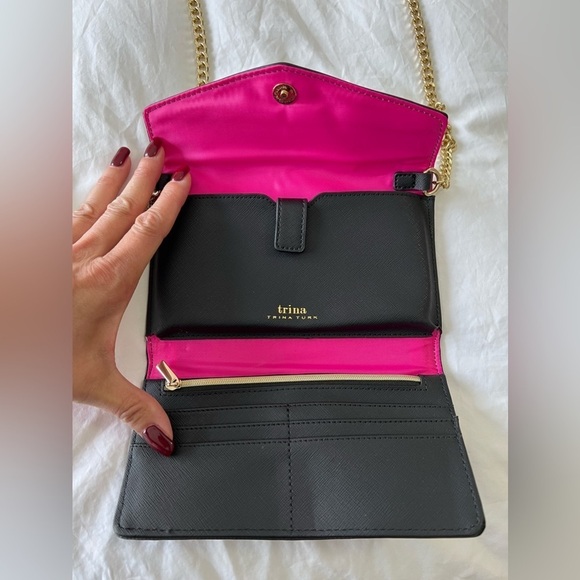 Trina Turk | Cell Phone Crossbody Chain Bag Clutch | Black White - Picture 10 of 10